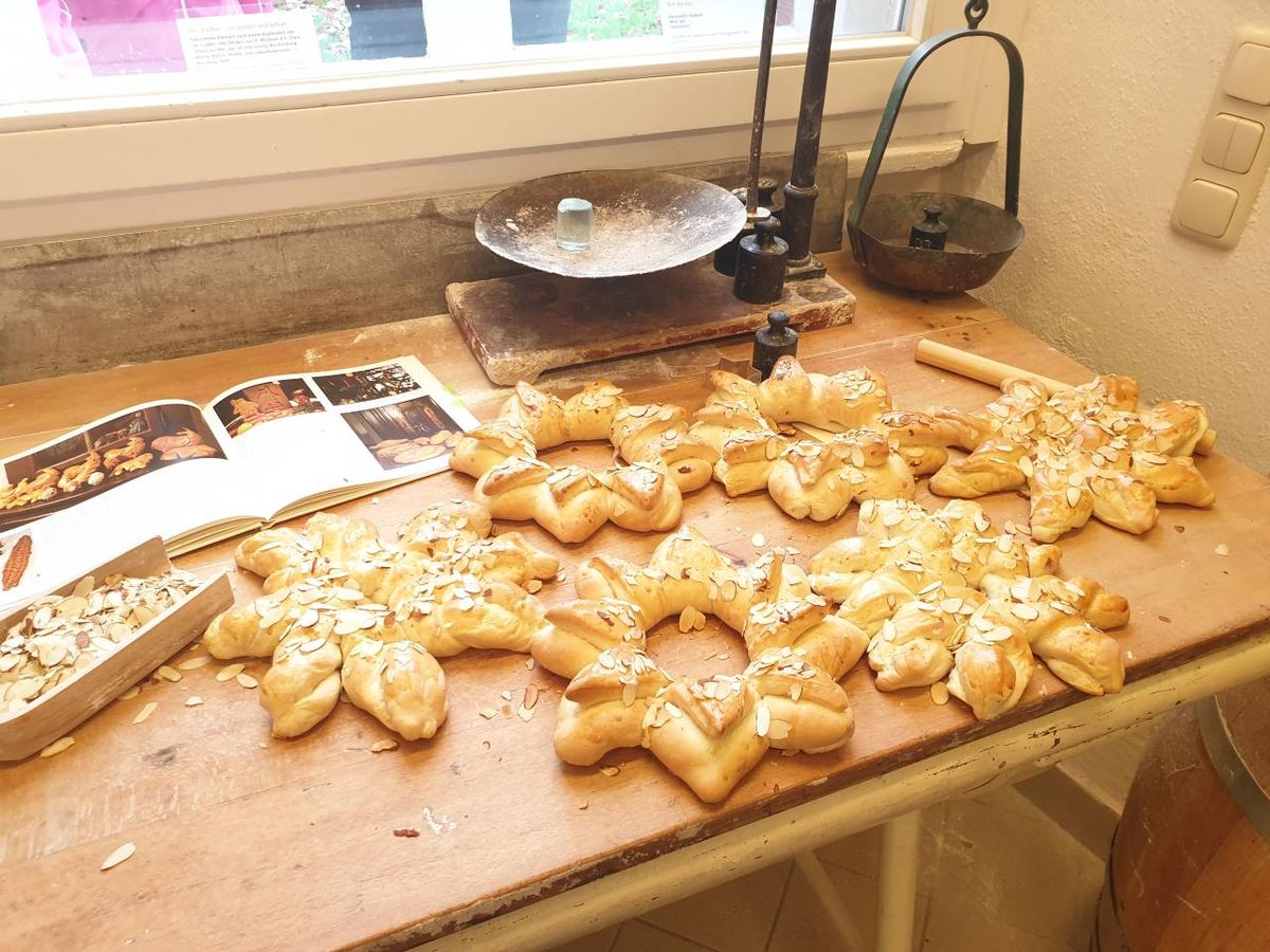 BackZeit: Hefegebäcke der Vorweihnachtszeit Vorschaubild
