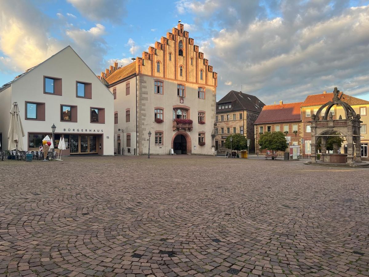 Hammelburger Wein trifft Turnhouter Schokolade | 1 Stunde Kultur Sa. 26.09.2026 | Bild 1